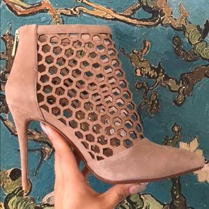 Raye Tobi Perforated Bootie Taupe 7/37 New
